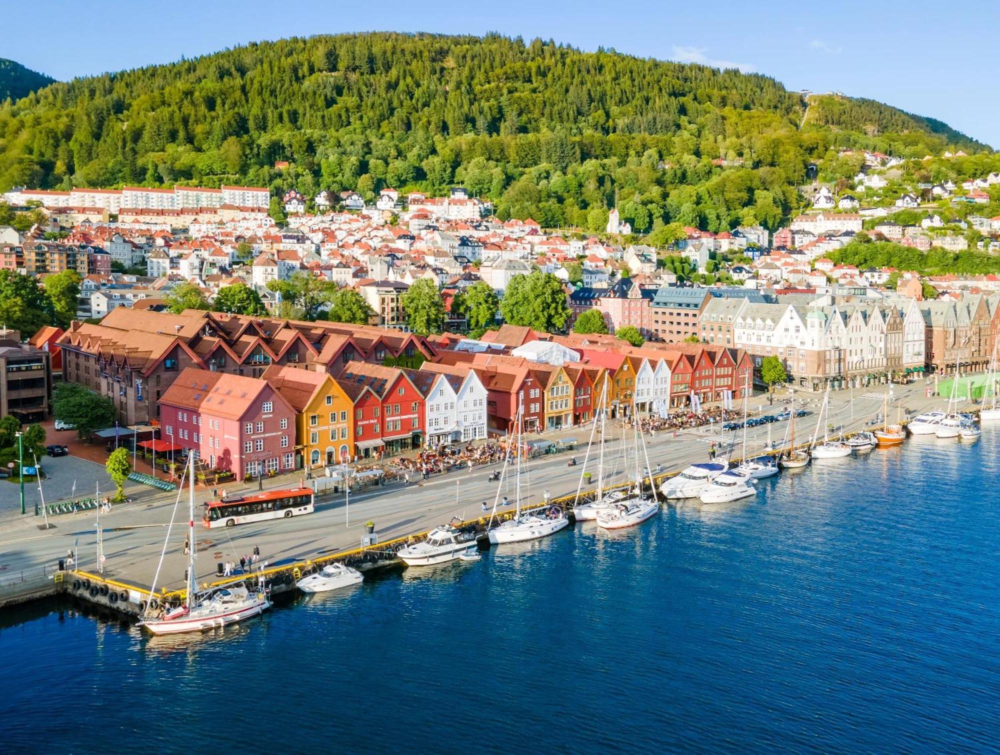 Renovated 2024 - Viking Inspired - Behind Bryggen Apartment Bergen Exterior photo